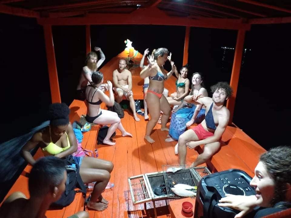 Lucky Sun Saracen Bay Albergue Koh Rong Sanloem Exterior foto