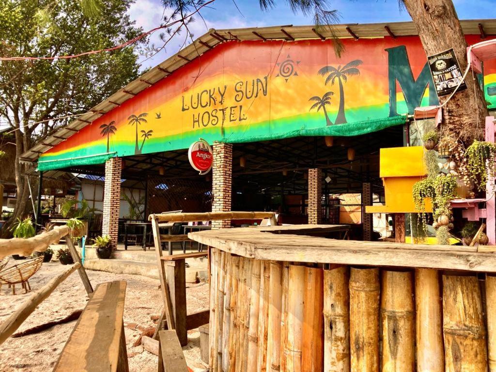 Lucky Sun Saracen Bay Albergue Koh Rong Sanloem Exterior foto