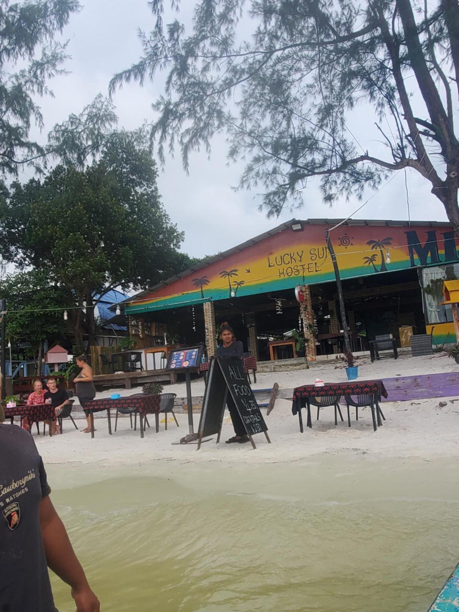 Lucky Sun Saracen Bay Albergue Koh Rong Sanloem Exterior foto