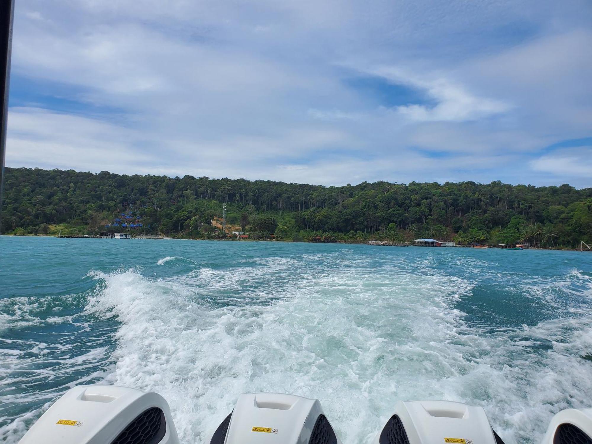 Lucky Sun Saracen Bay Albergue Koh Rong Sanloem Exterior foto